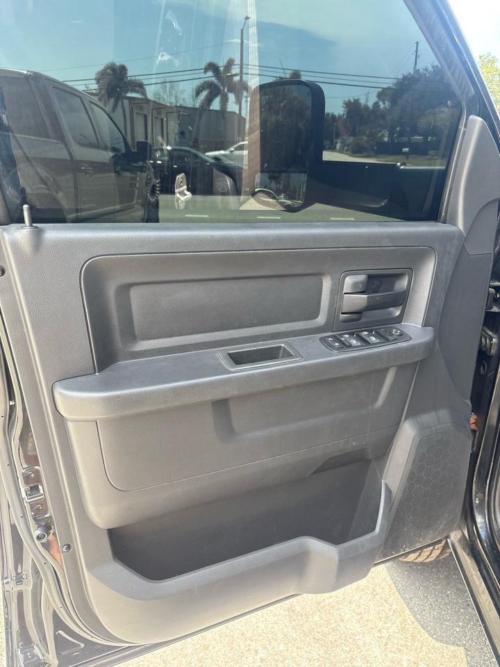 RAM 3500 ST Crew Cab 4WD 2012