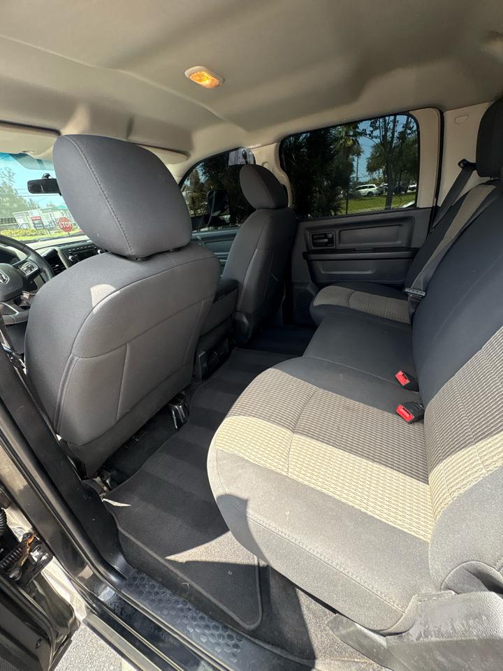 RAM 3500 ST Crew Cab 4WD 2012