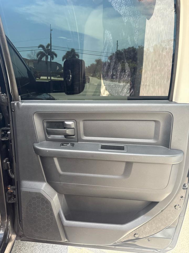 RAM 3500 ST Crew Cab 4WD 2012