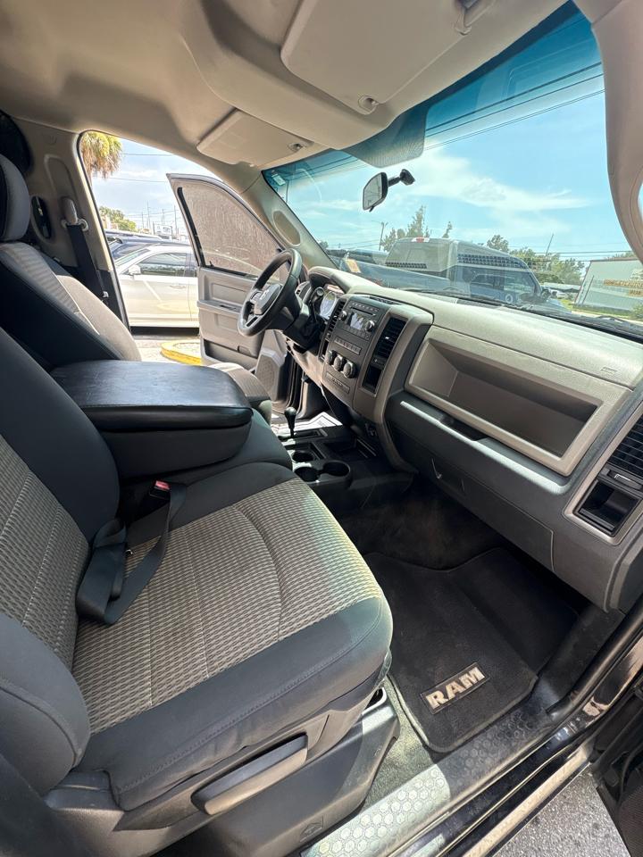 RAM 3500 ST Crew Cab 4WD 2012