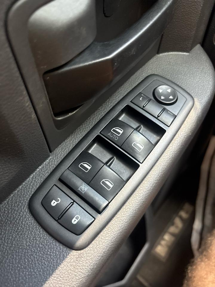 RAM 3500 ST Crew Cab 4WD 2012