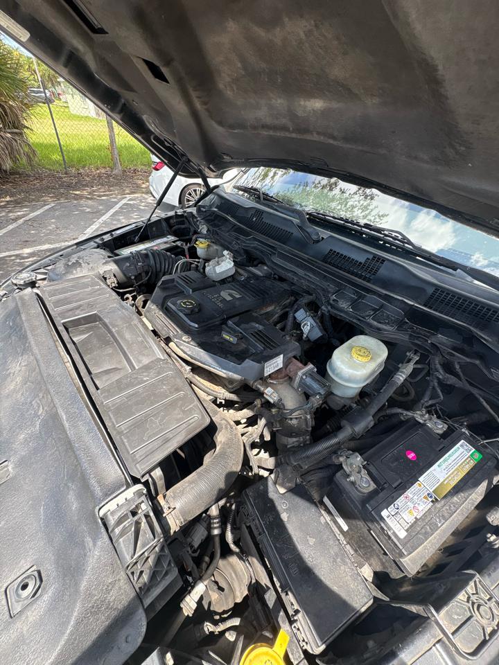 RAM 3500 ST Crew Cab 4WD 2012