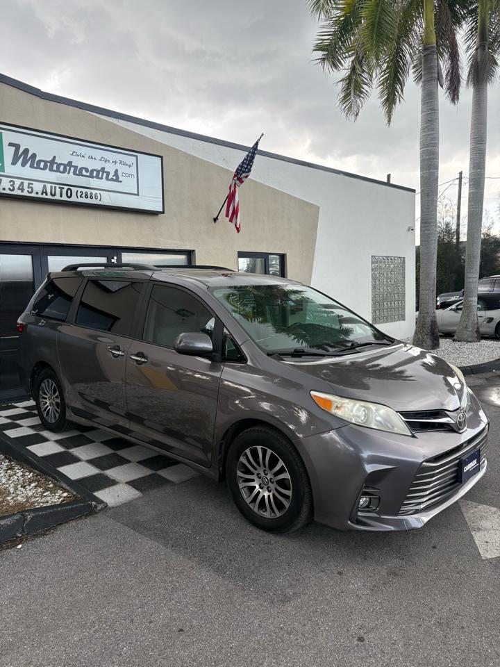 Toyota Sienna Limited Premium 7-Passenger 2018