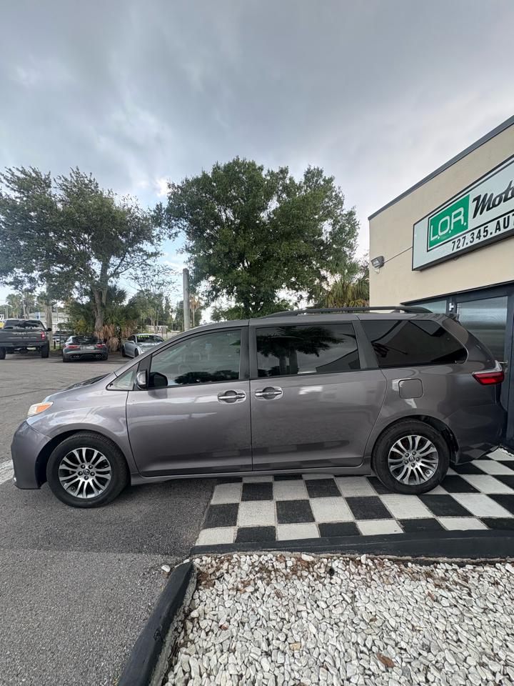 Toyota Sienna Limited Premium 7-Passenger 2018