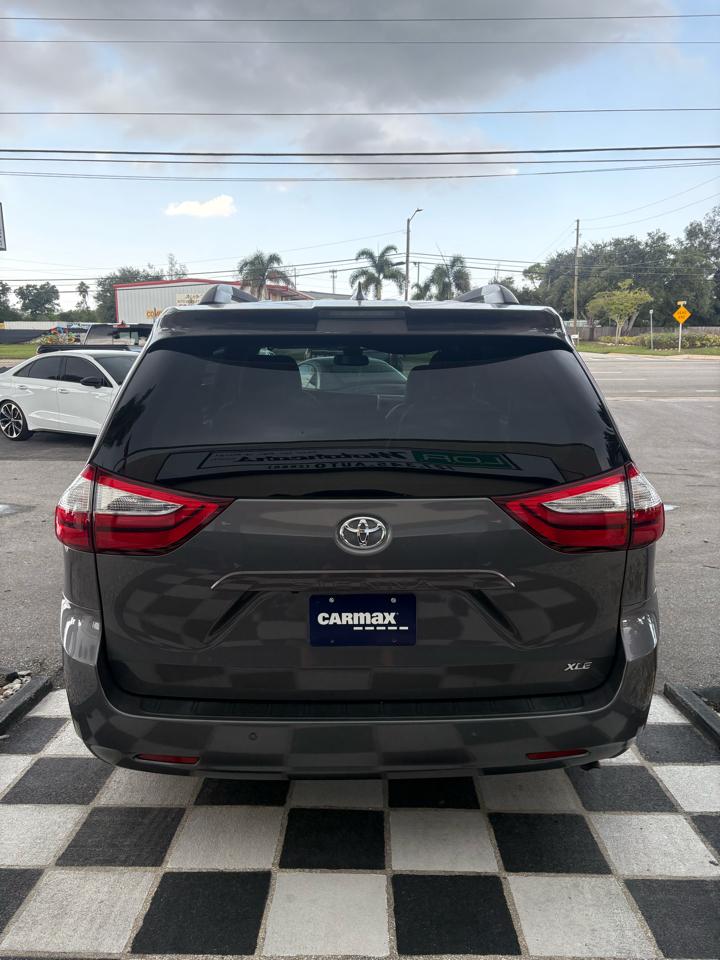 Toyota Sienna Limited Premium 7-Passenger 2018