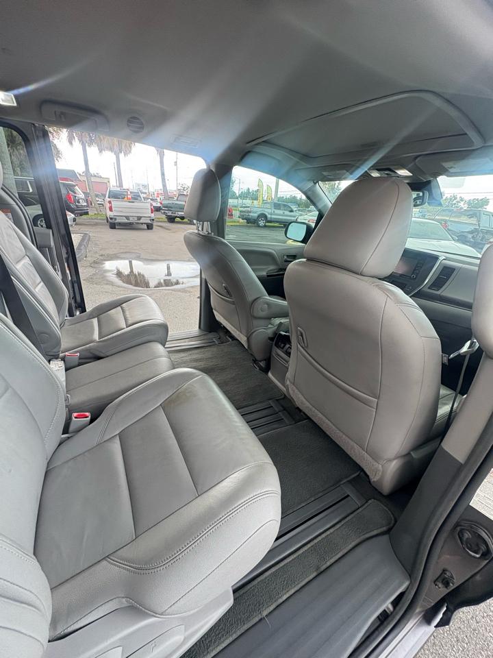 Toyota Sienna Limited Premium 7-Passenger 2018