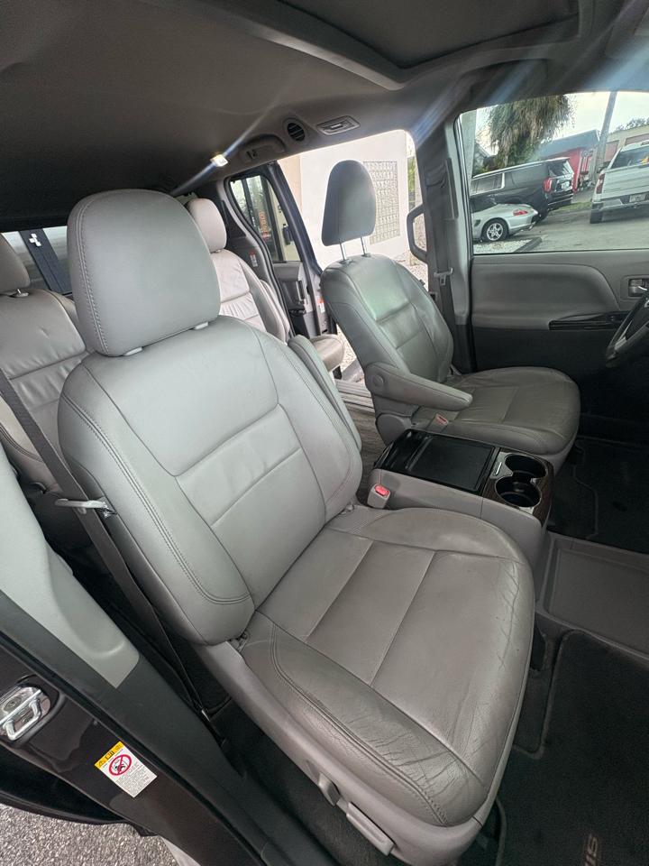 Toyota Sienna Limited Premium 7-Passenger 2018