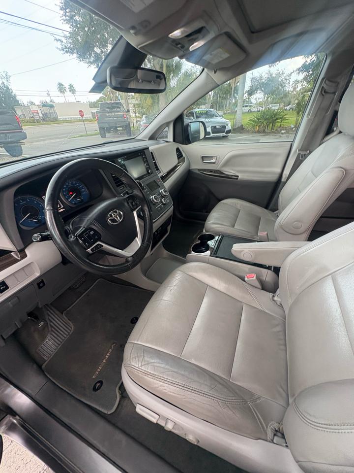 Toyota Sienna Limited Premium 7-Passenger 2018