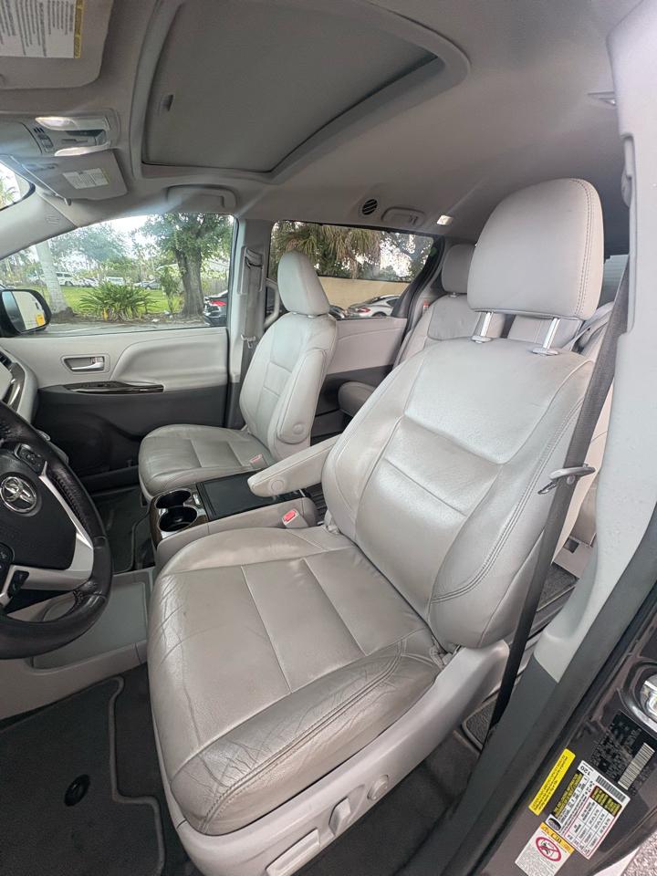 Toyota Sienna Limited Premium 7-Passenger 2018