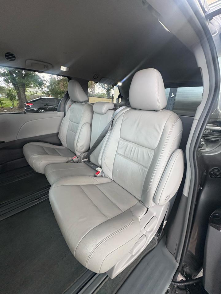 Toyota Sienna Limited Premium 7-Passenger 2018