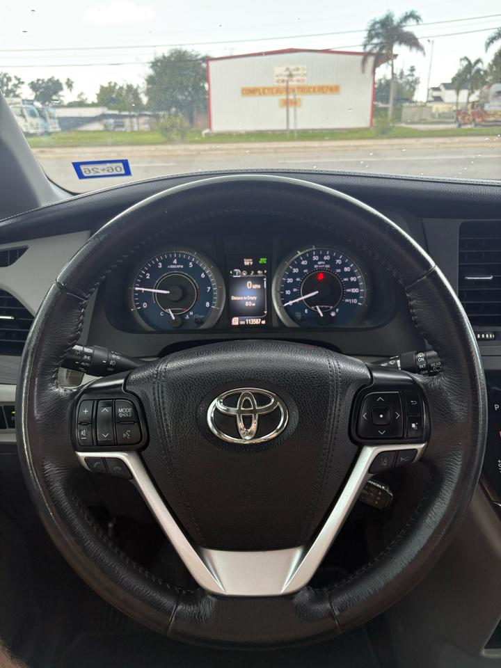 Toyota Sienna Limited Premium 7-Passenger 2018