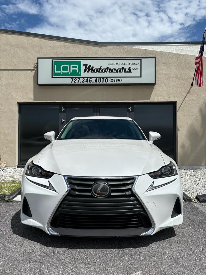 Lexus IS 300 RWD 2018