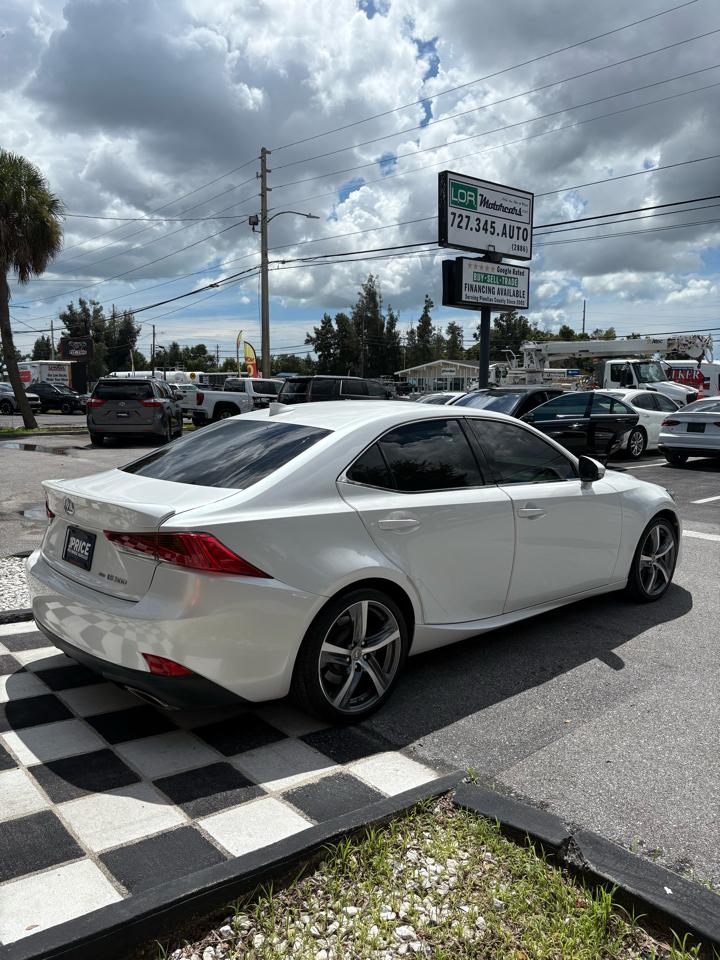 Lexus IS 300 RWD 2018
