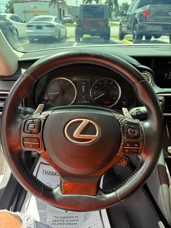 Lexus IS 300 RWD 2018