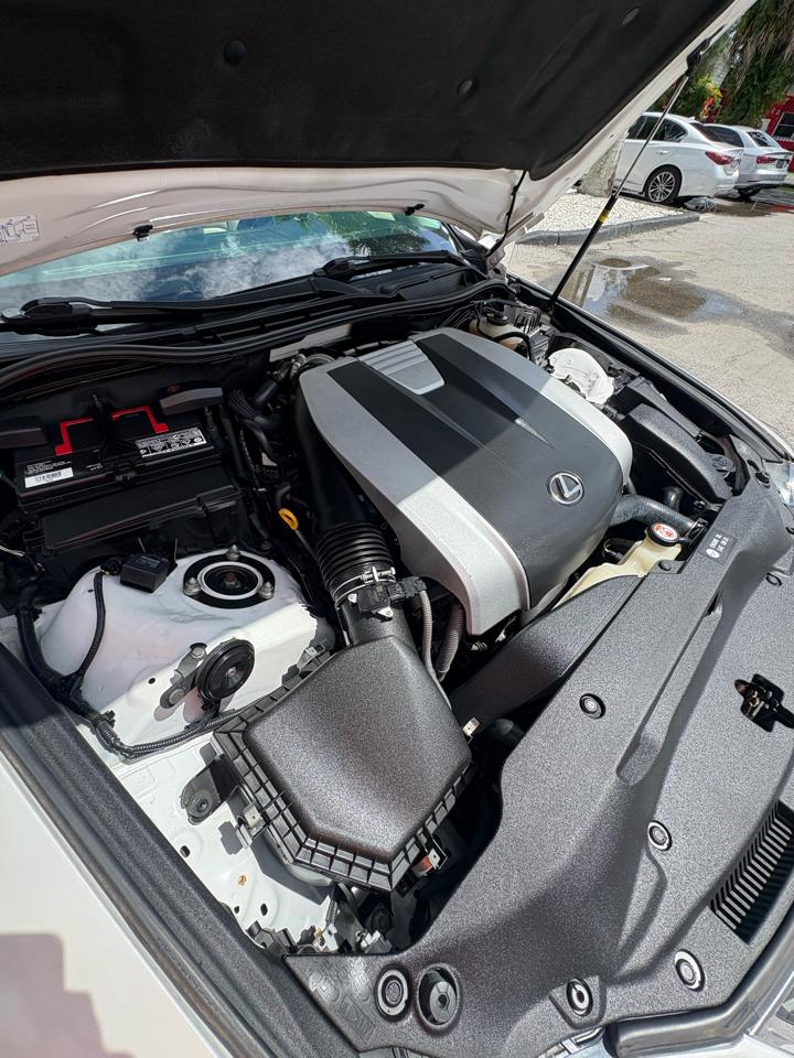 Lexus IS 300 RWD 2018