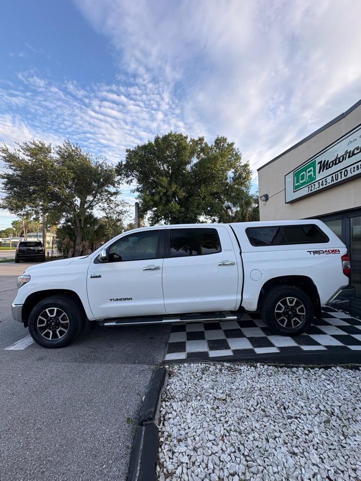 Toyota Tundra Limited 5.7L FFV CrewMax 4WD 2018