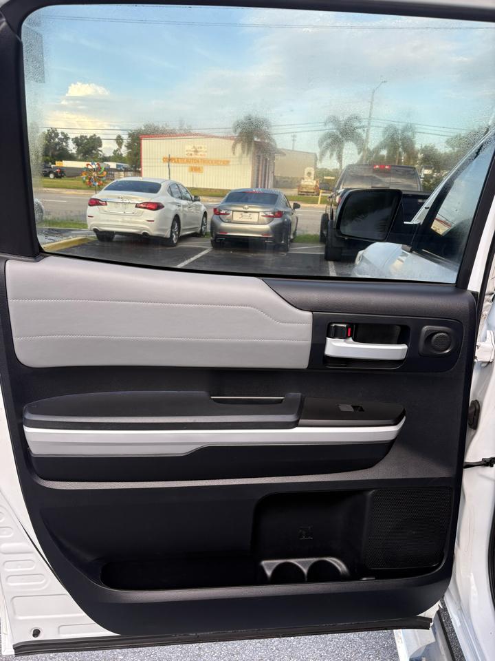 Toyota Tundra Limited 5.7L FFV CrewMax 4WD 2018