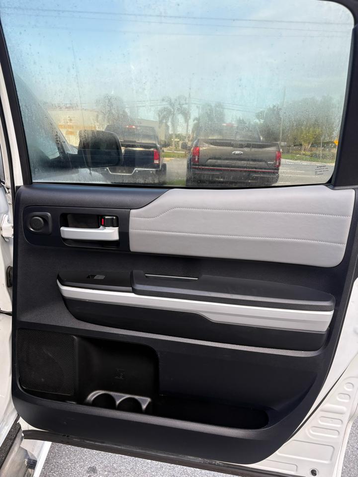 Toyota Tundra Limited 5.7L FFV CrewMax 4WD 2018