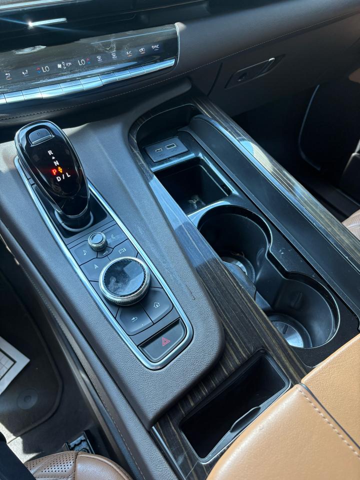 Cadillac Escalade Premium Luxury AWD 2021