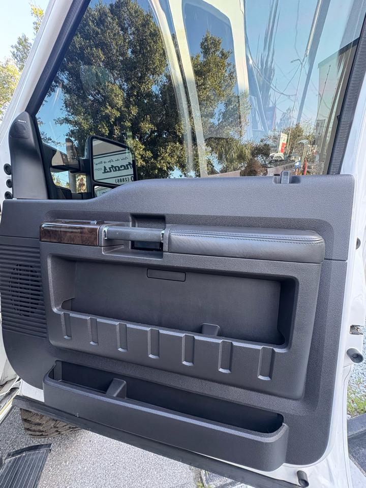 Ford F-250 SD Lariat Crew Cab 4WD 2015