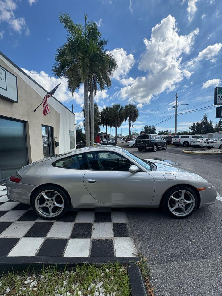 Porsche 911 Carrera Coupe 2004