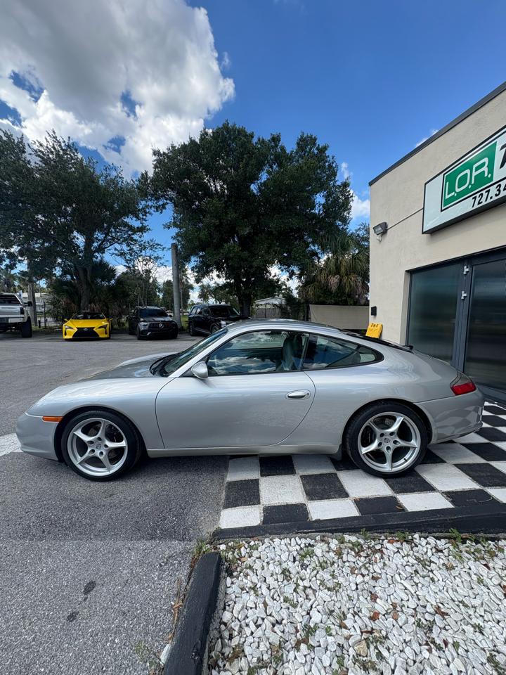 Porsche 911 Carrera Coupe 2004