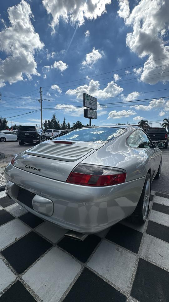 Porsche 911 Carrera Coupe 2004