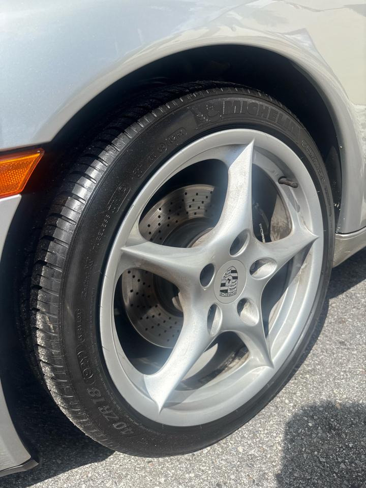 Porsche 911 Carrera Coupe 2004