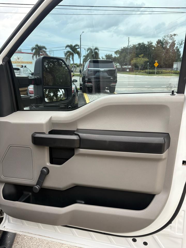 Ford F-250 SD Lariat Crew Cab 2WD 2020