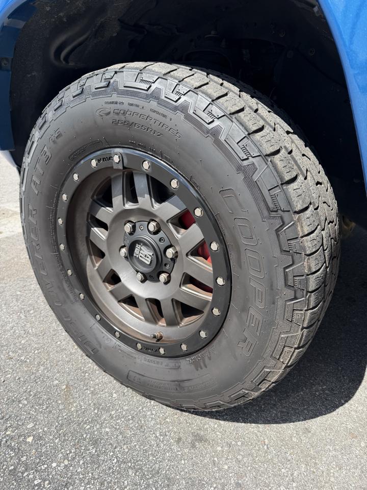 Toyota Tacoma SR5 Double Cab 2WD 2017