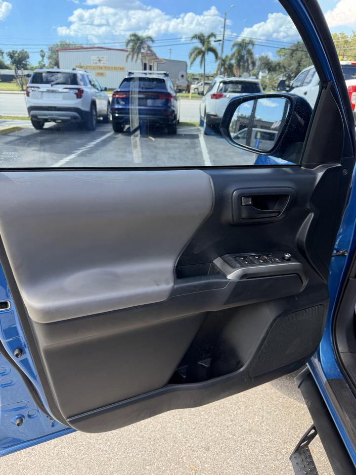Toyota Tacoma SR5 Double Cab 2WD 2017