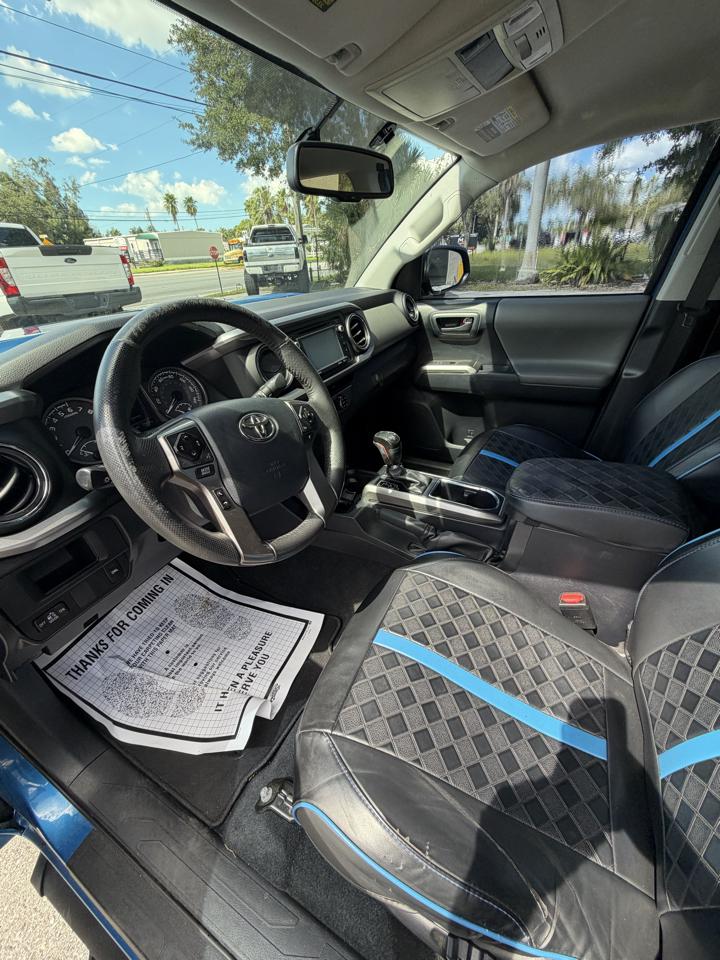 Toyota Tacoma SR5 Double Cab 2WD 2017