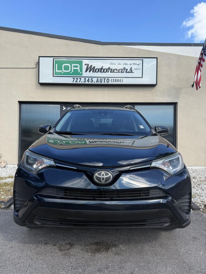 Toyota RAV4 LE FWD 2017