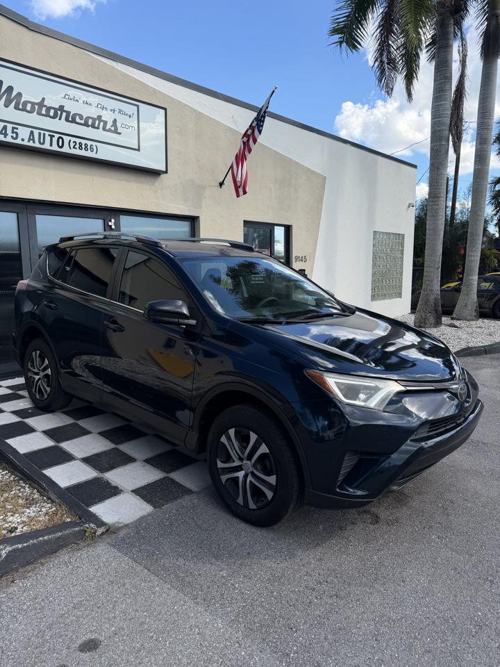 Toyota RAV4 LE FWD 2017