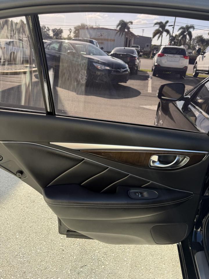 Infiniti Q50 Red Sport 400 AWD 2017