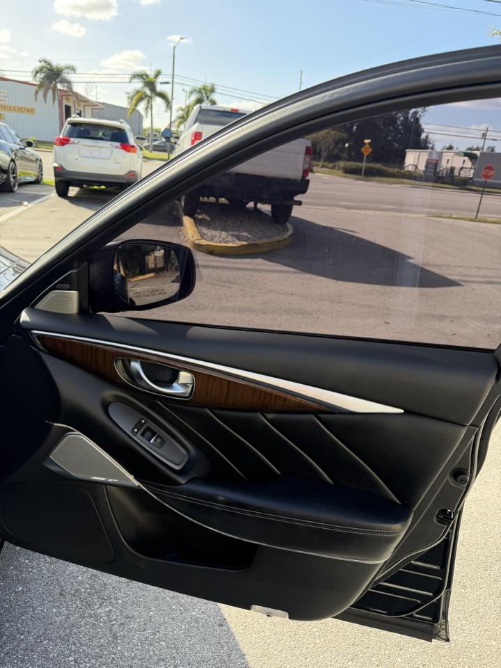 Infiniti Q50 Red Sport 400 AWD 2017