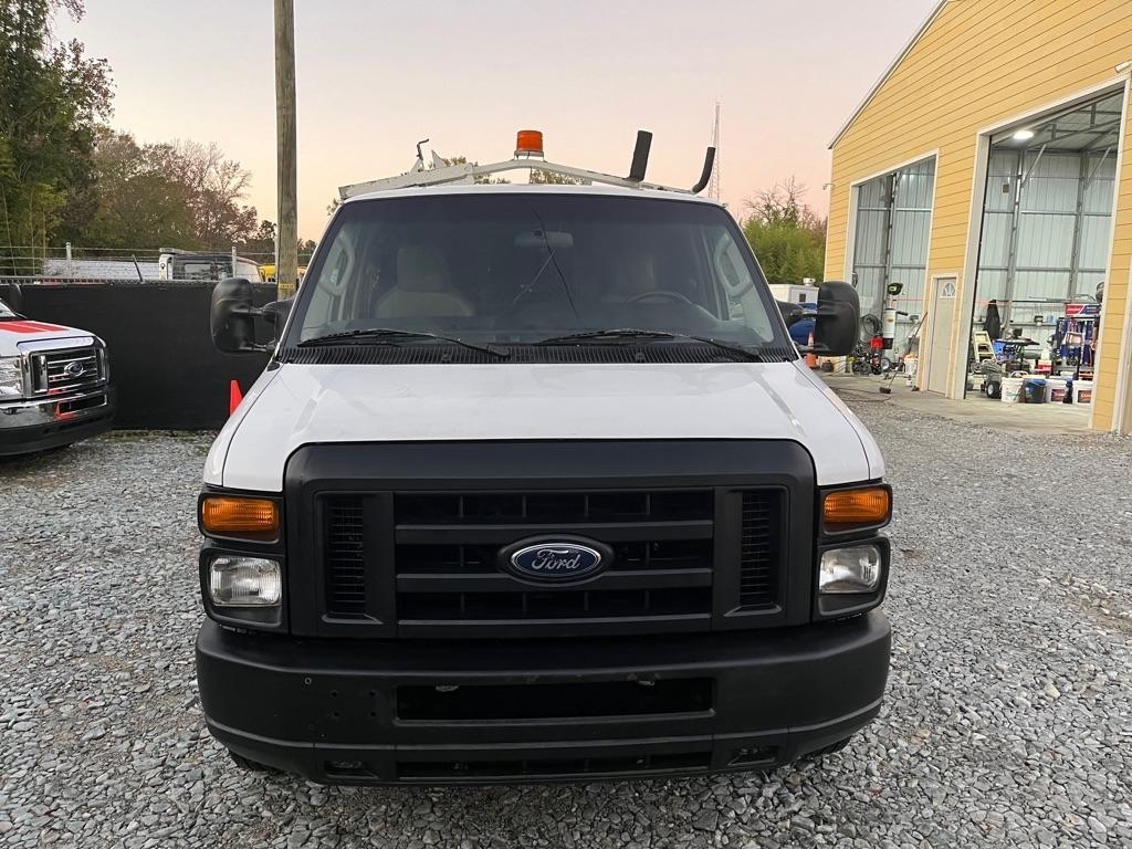 Ford Econoline E-250 2009