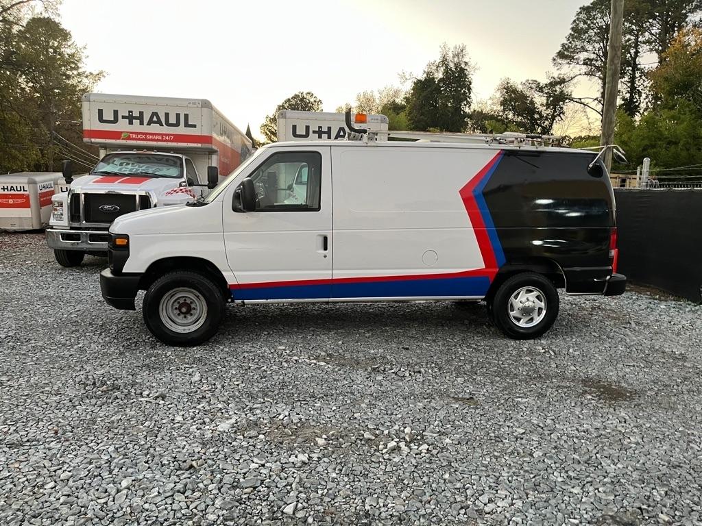 Ford Econoline E-250 2009