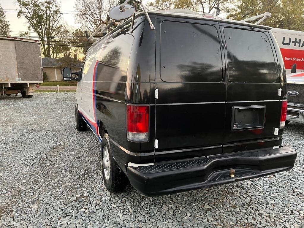 Ford Econoline E-250 2009