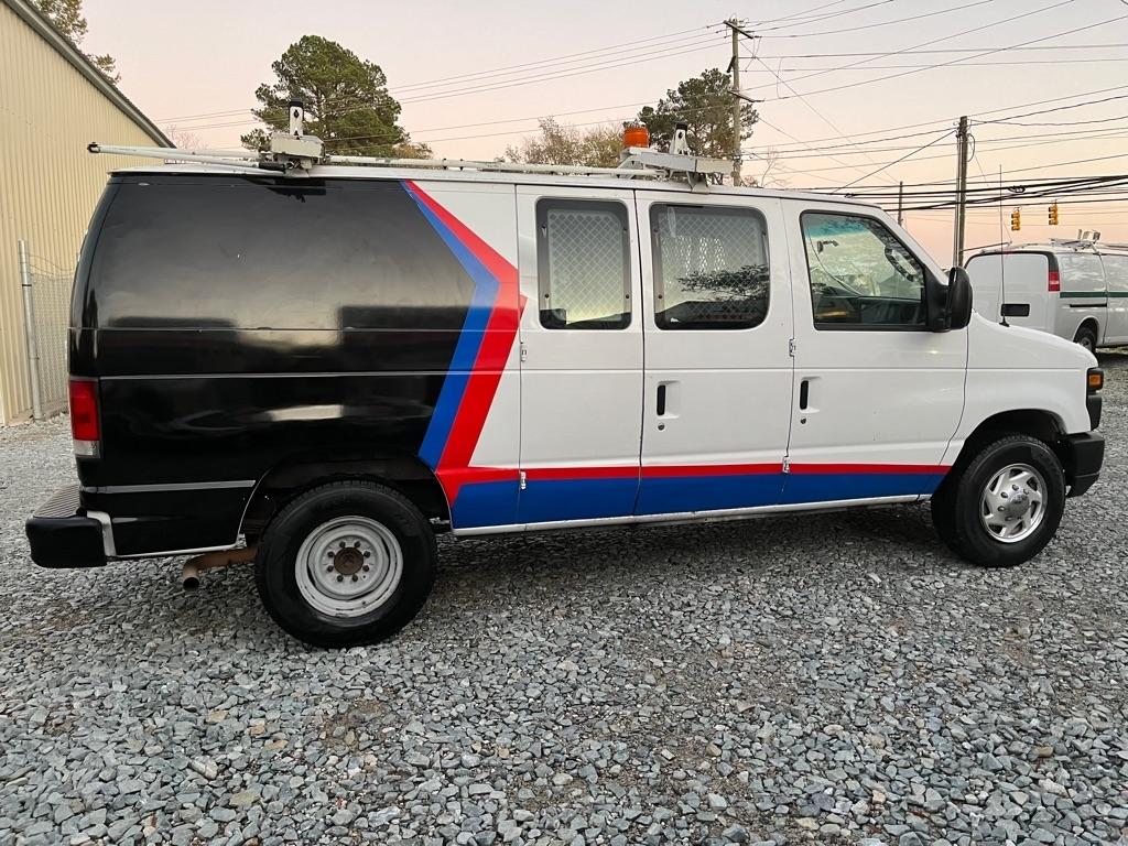 Ford Econoline E-250 2009