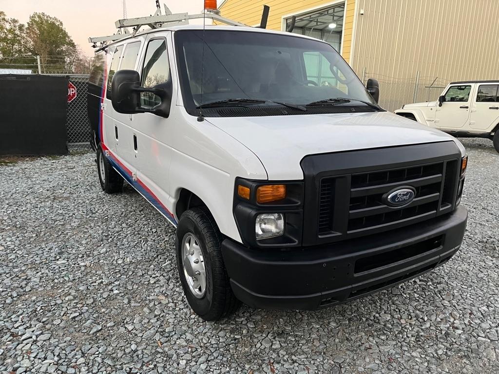 Ford Econoline E-250 2009