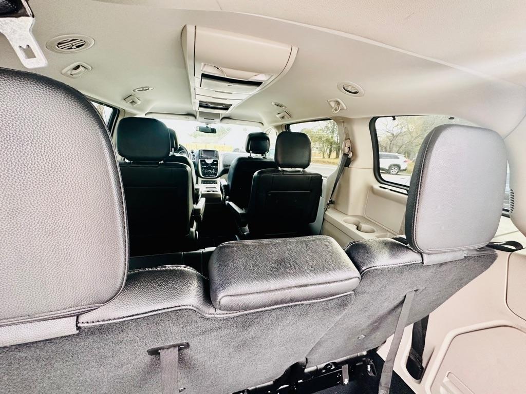 Chrysler Town & Country Touring-L 2012