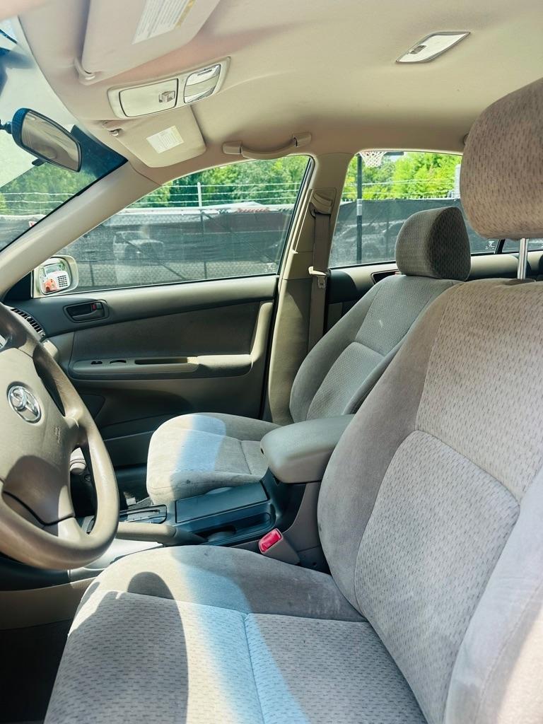 Toyota Camry LE 2004
