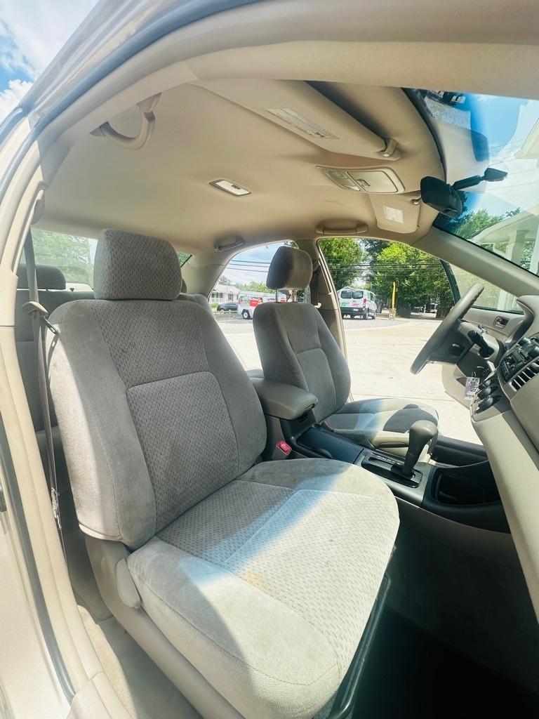 Toyota Camry LE 2004