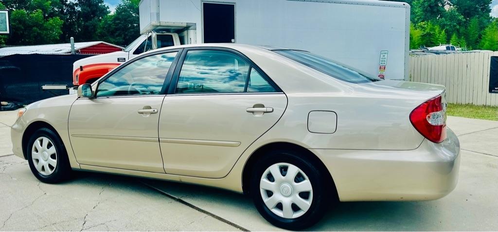 Toyota Camry LE 2004