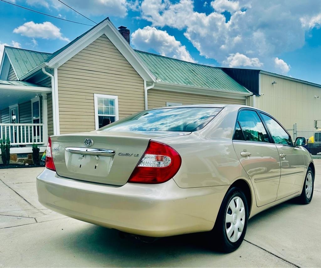 Toyota Camry LE 2004