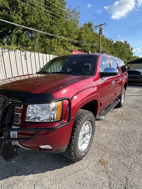 Chevrolet Suburban  2010