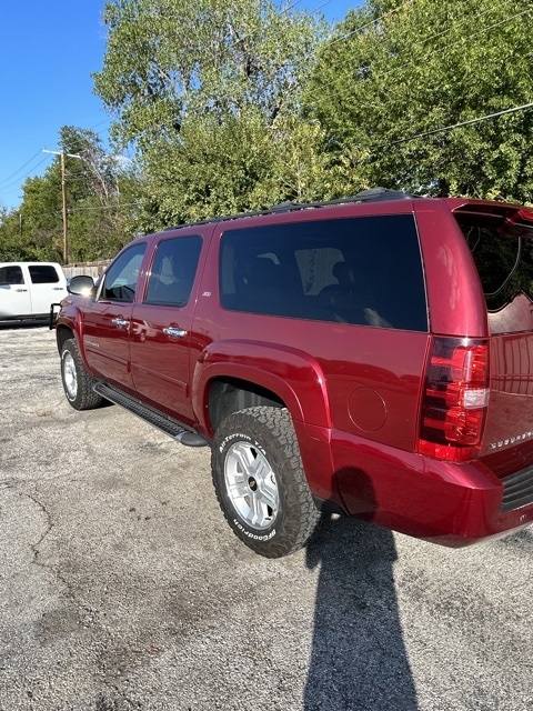 Chevrolet Suburban  2010