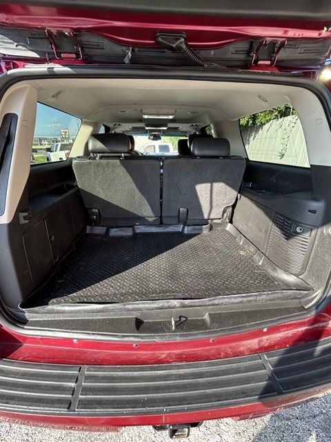 Chevrolet Suburban  2010