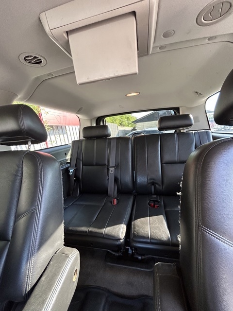 Chevrolet Suburban  2010